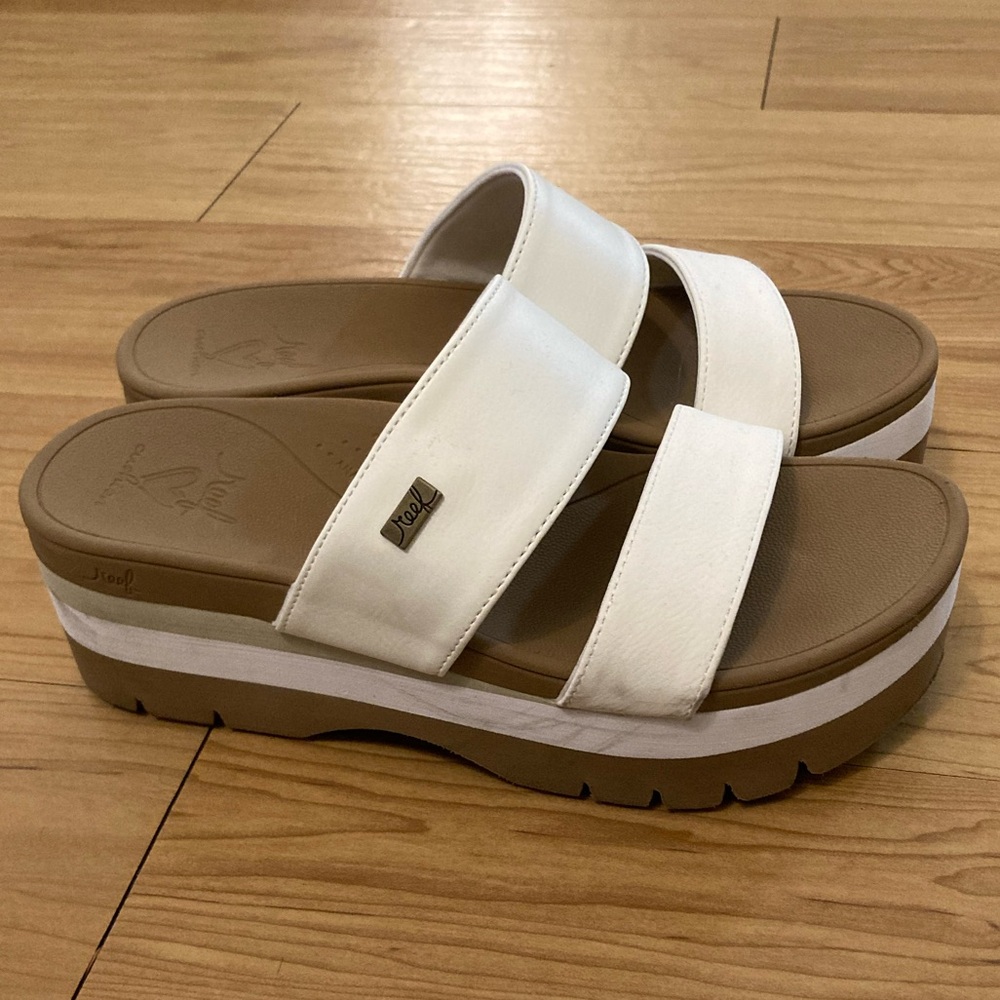 Reef banded horizon platform sandals - white - size 7 M - newer condition.